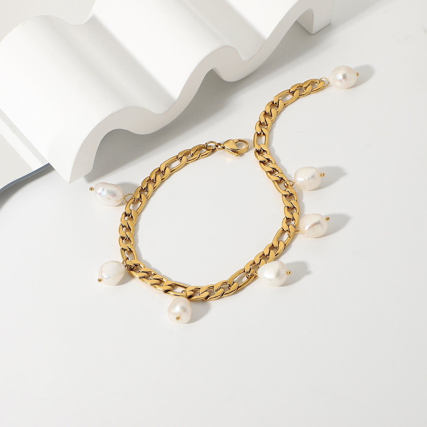 Summertime Pearl Anklet: Flawlessly crafted, high-quality designs for versatile fashion.